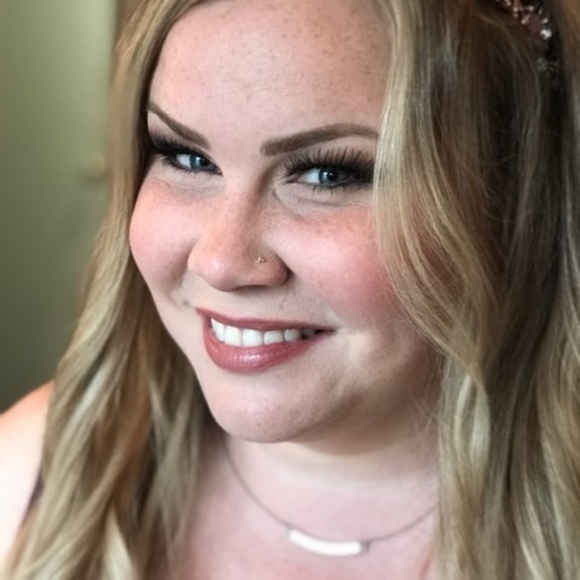 Meet your Posher, Michelle - Picture 1 of 1